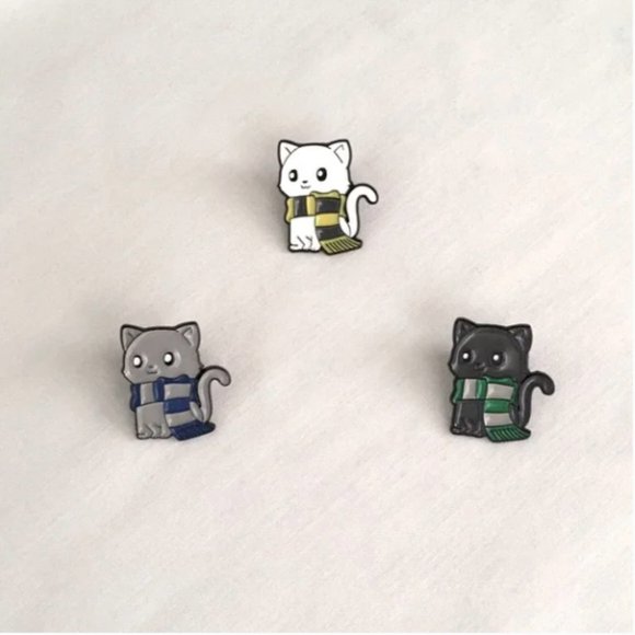 🍏50% OFF/3+...Hogwarts Slytherin Cat Pin (Harry Potter) - Picture 6 of 6